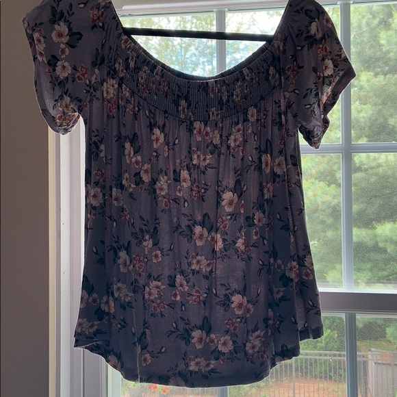 American Eagle Outfitters Tops - American eagle top size med